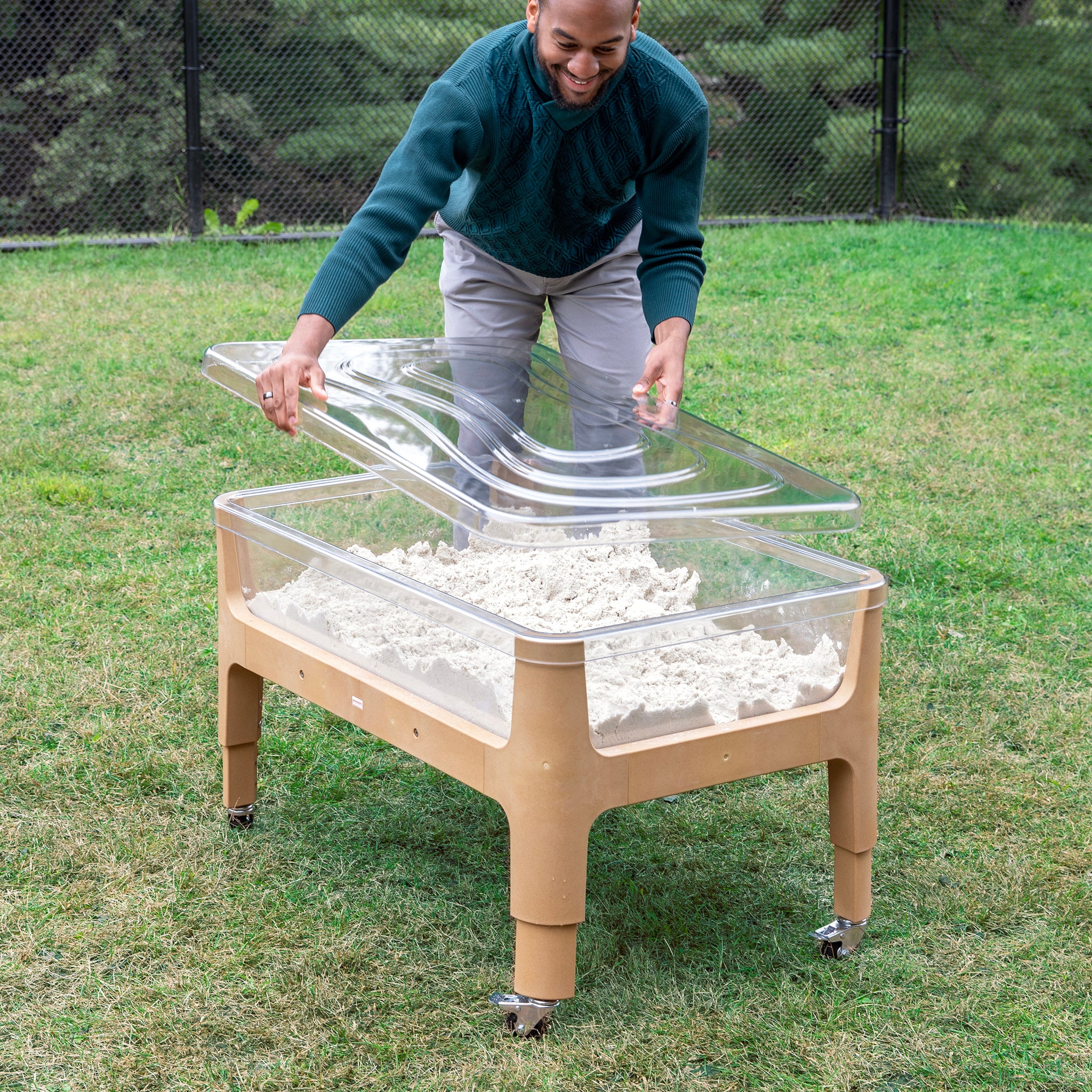 INDOOR / OUTDOOR SAND & WATER TABLE
